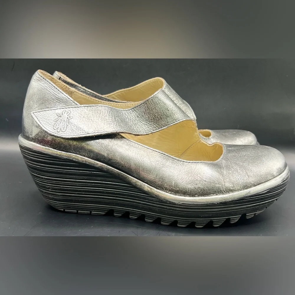 Fly London- Yasi Silver Women's Wedge Shoes-‎ Size:39